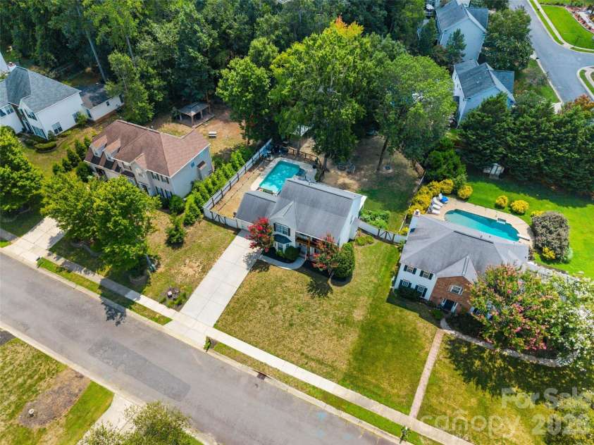 102 Nims Spring Drive, Fort Mill, SC 29715.  MLS# CAR4406817, YatesRealty ID 41075. 