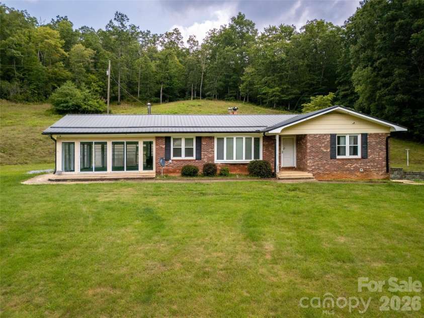 821 Tanasee Gap Road, Balsam Grove, NC 28708.  MLS# CAR4409086, YatesRealty ID 41076. 