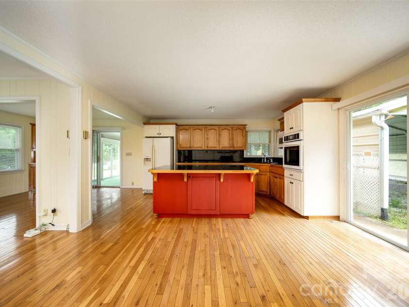 821 Tanasee Gap Road, Balsam Grove, NC 28708.  MLS# CAR4409086, YatesRealty ID 41076. 
