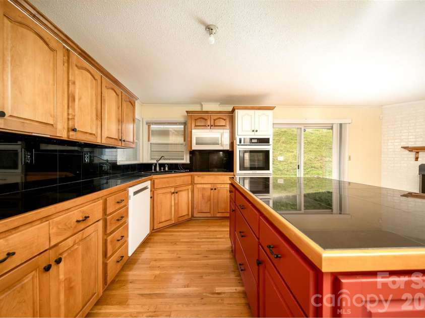 821 Tanasee Gap Road, Balsam Grove, NC 28708.  MLS# CAR4409086, YatesRealty ID 41076. 