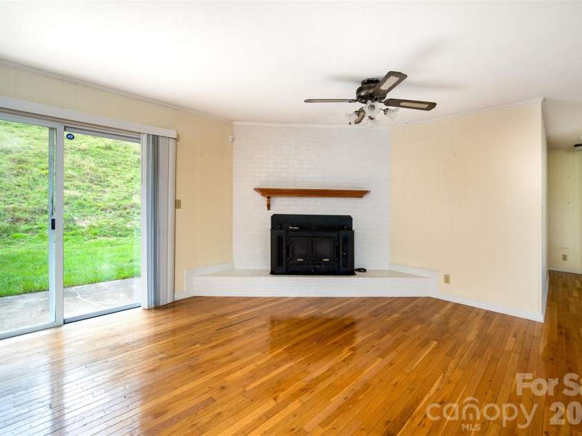 821 Tanasee Gap Road, Balsam Grove, NC 28708.  MLS# CAR4409086, YatesRealty ID 41076. 