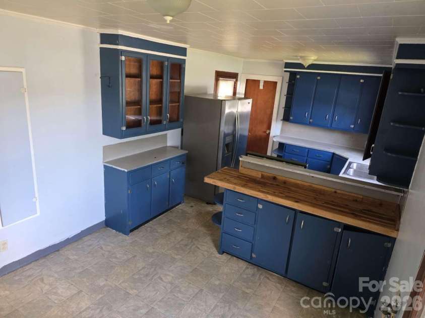 744 Pleasant Hill Road, Lenoir, NC 28645.  MLS# CAR4410715, YatesRealty ID 41079. 