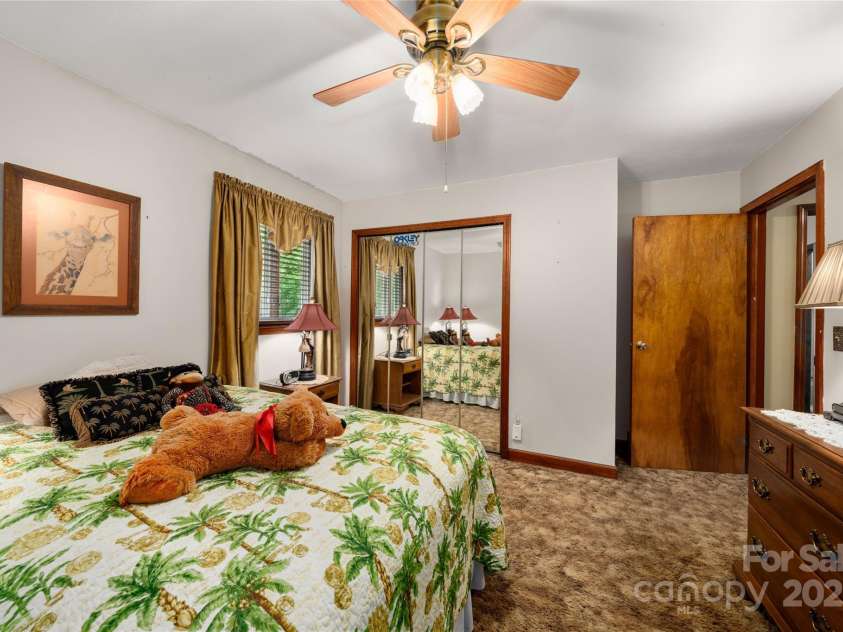 335 Lake Circle Drive, Hendersonville, NC 28792.  MLS# CAR4295963, YatesRealty ID 4108. Bedroom
