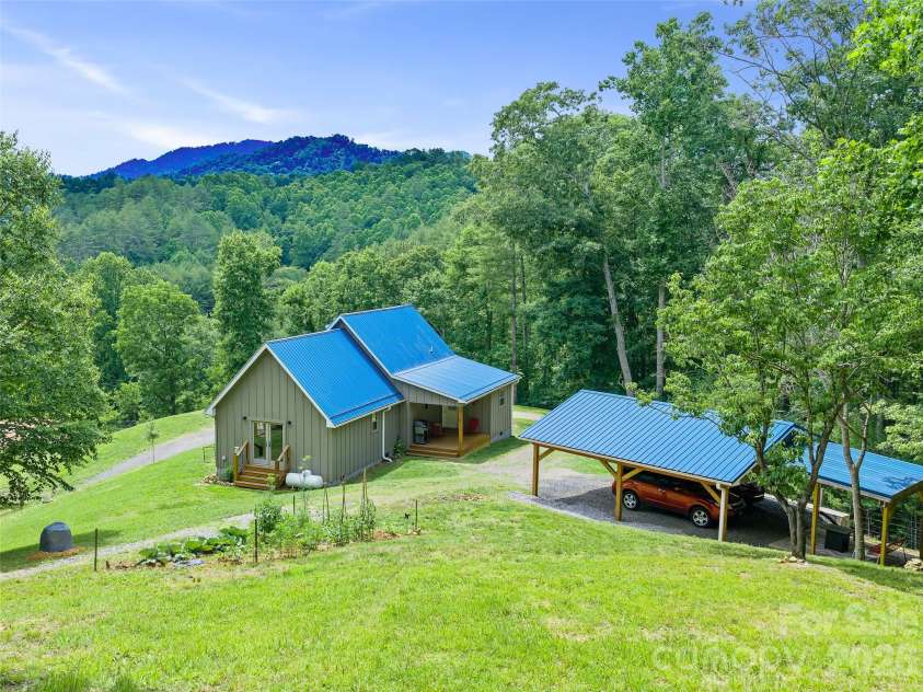 109 Tall Timber Lane, Green Mountain, NC 28740.  MLS# CAR4393810, YatesRealty ID 41080. 
