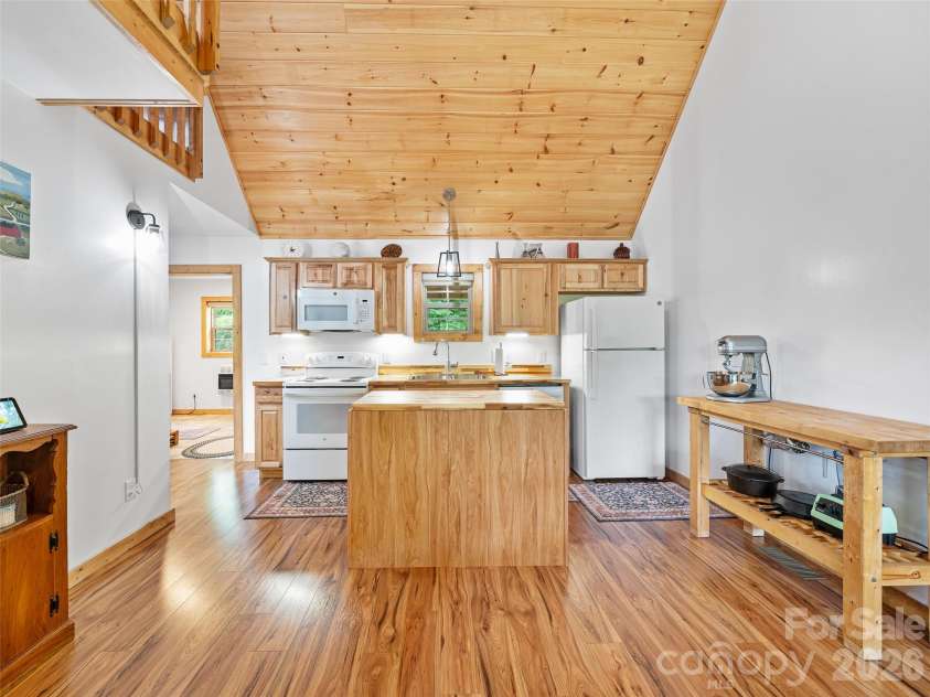 109 Tall Timber Lane, Green Mountain, NC 28740.  MLS# CAR4393810, YatesRealty ID 41080. 