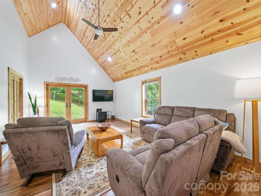 109 Tall Timber Lane, Green Mountain, NC 28740.  MLS# CAR4393810, YatesRealty ID 41080. 