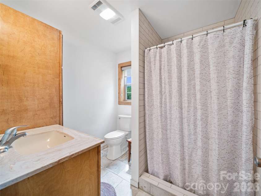 109 Tall Timber Lane, Green Mountain, NC 28740.  MLS# CAR4393810, YatesRealty ID 41080. 