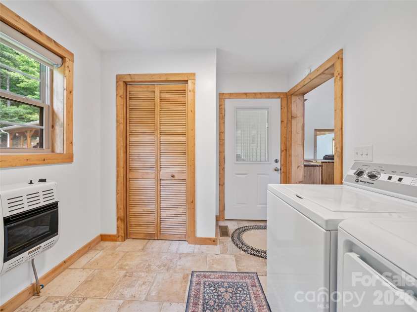109 Tall Timber Lane, Green Mountain, NC 28740.  MLS# CAR4393810, YatesRealty ID 41080. 