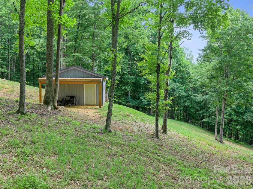 109 Tall Timber Lane, Green Mountain, NC 28740.  MLS# CAR4393810, YatesRealty ID 41080. 