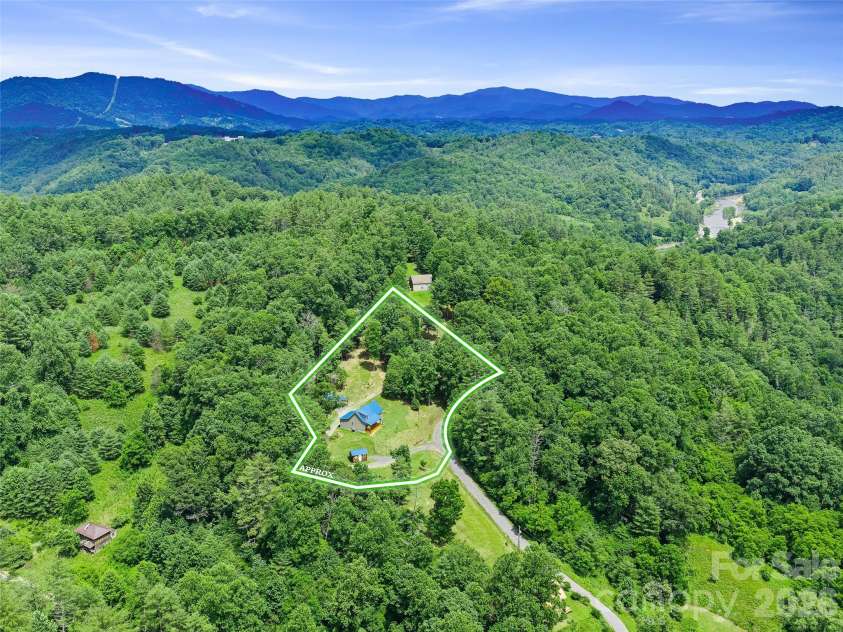 109 Tall Timber Lane, Green Mountain, NC 28740.  MLS# CAR4393810, YatesRealty ID 41080. 