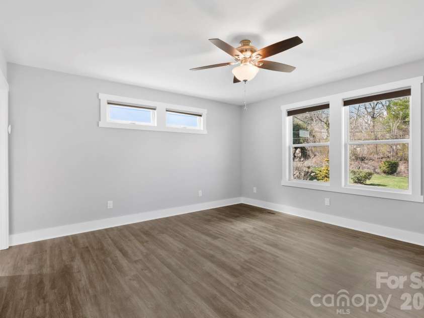 1844 Willow Road, Hendersonville, NC 28739.  MLS# CAR4410412, YatesRealty ID 41081. 
