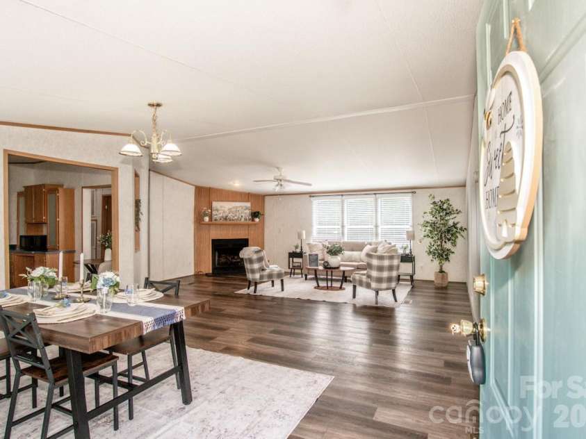 130 Gemstone Drive, Statesville, NC 28625.  MLS# CAR4408885, YatesRealty ID 41082. 