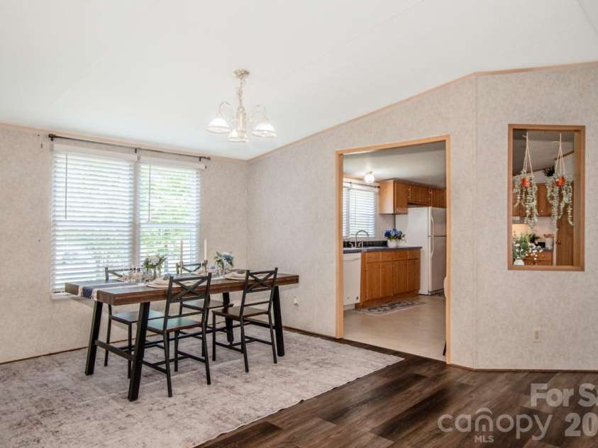 130 Gemstone Drive, Statesville, NC 28625.  MLS# CAR4408885, YatesRealty ID 41082. 