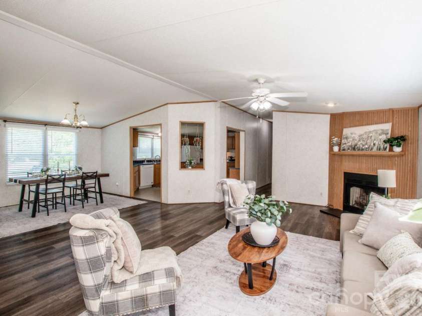 130 Gemstone Drive, Statesville, NC 28625.  MLS# CAR4408885, YatesRealty ID 41082. 