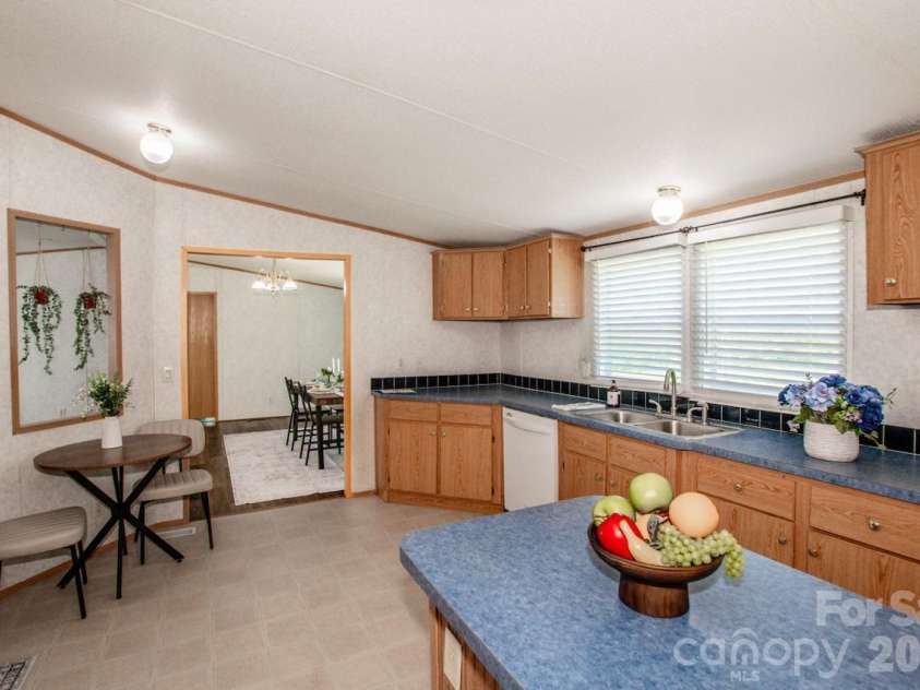 130 Gemstone Drive, Statesville, NC 28625.  MLS# CAR4408885, YatesRealty ID 41082. 