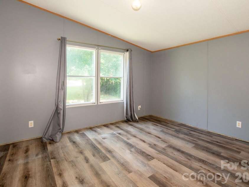 130 Gemstone Drive, Statesville, NC 28625.  MLS# CAR4408885, YatesRealty ID 41082. 