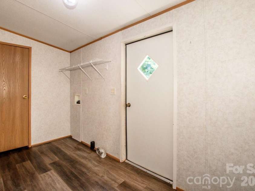 130 Gemstone Drive, Statesville, NC 28625.  MLS# CAR4408885, YatesRealty ID 41082. 