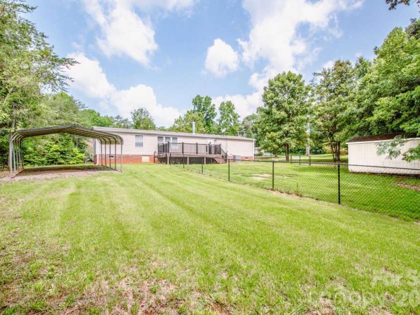 130 Gemstone Drive, Statesville, NC 28625.  MLS# CAR4408885, YatesRealty ID 41082. 