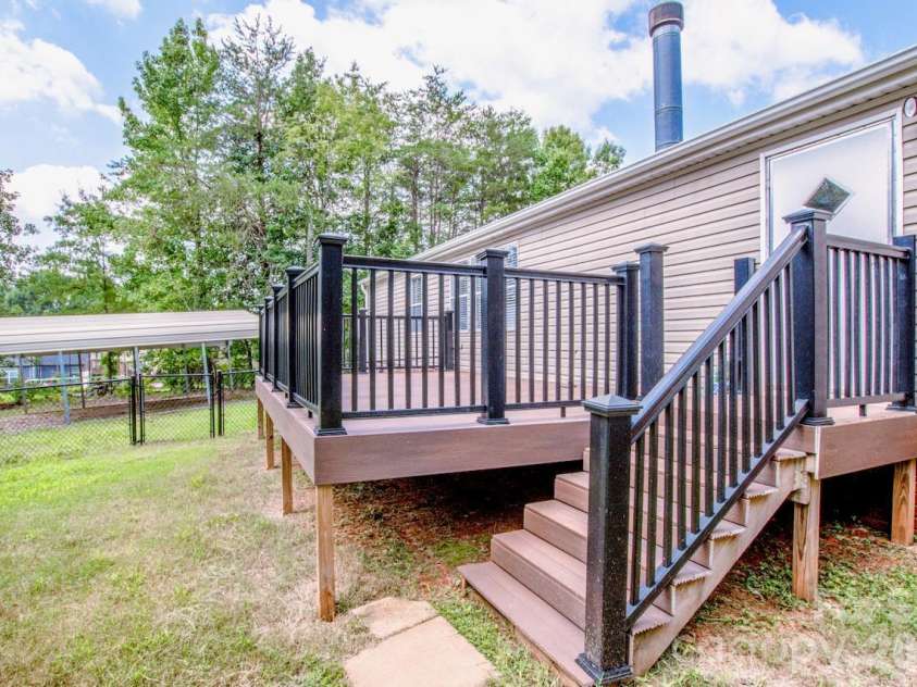 130 Gemstone Drive, Statesville, NC 28625.  MLS# CAR4408885, YatesRealty ID 41082. 