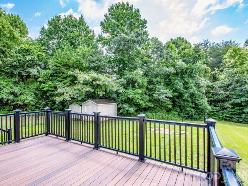 130 Gemstone Drive, Statesville, NC 28625.  MLS# CAR4408885, YatesRealty ID 41082. 