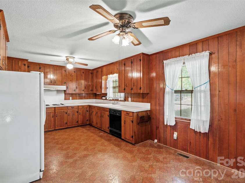 1059 Shearers Road, Mooresville, NC 28115.  MLS# CAR4385016, YatesRealty ID 41083. 