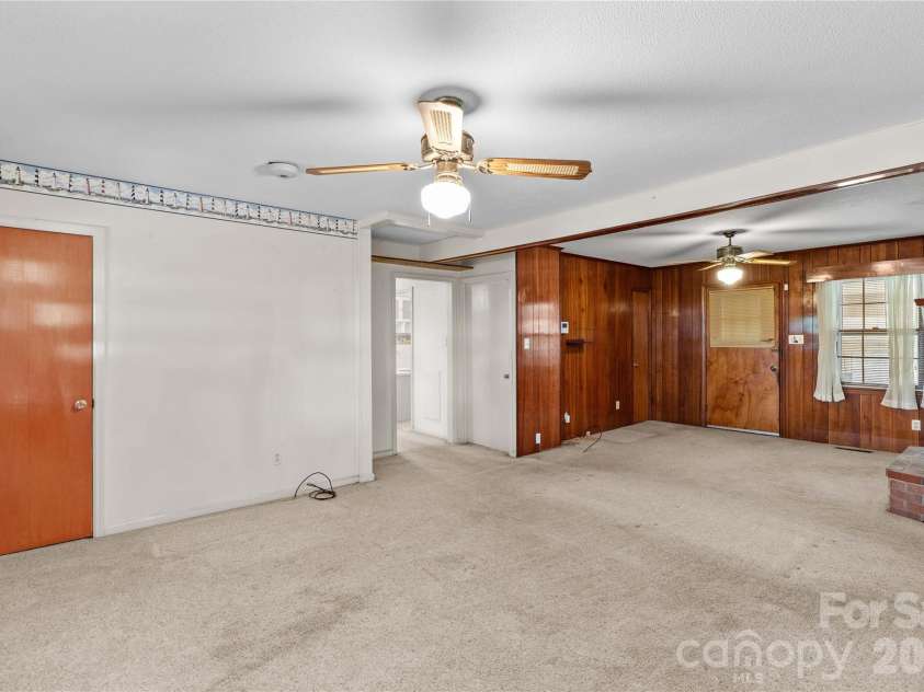1059 Shearers Road, Mooresville, NC 28115.  MLS# CAR4385016, YatesRealty ID 41083. 