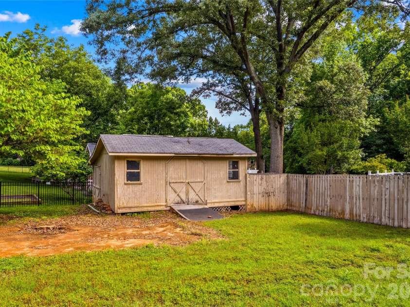 1059 Shearers Road, Mooresville, NC 28115.  MLS# CAR4385016, YatesRealty ID 41083. 