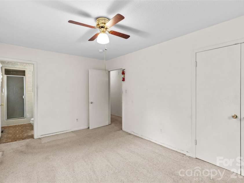 1059 Shearers Road, Mooresville, NC 28115.  MLS# CAR4385016, YatesRealty ID 41083. 
