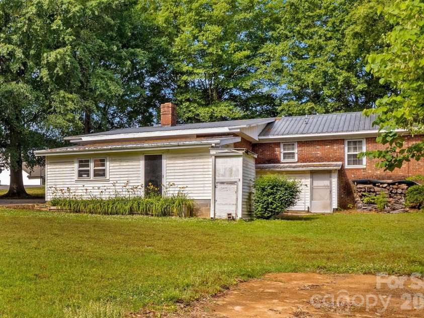1059 Shearers Road, Mooresville, NC 28115.  MLS# CAR4385016, YatesRealty ID 41083. 