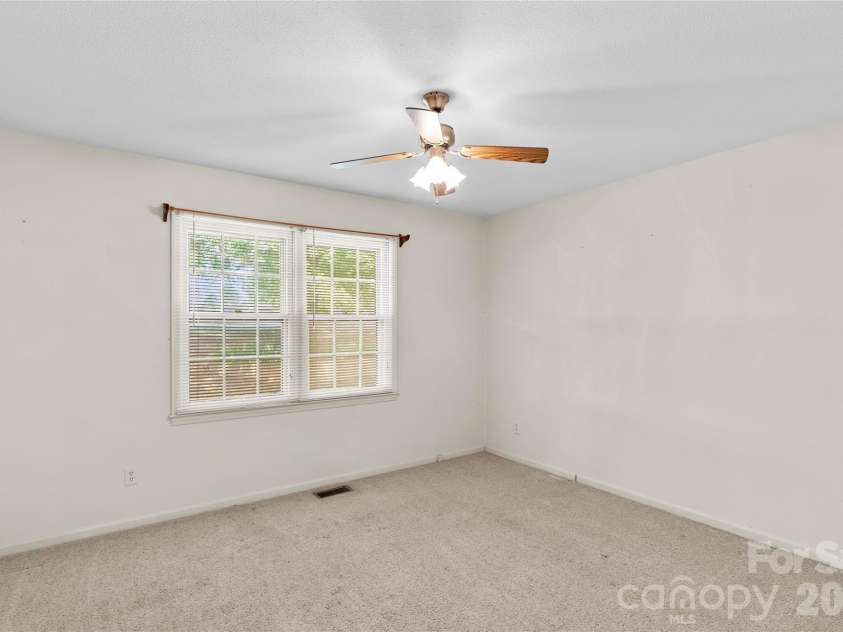 1059 Shearers Road, Mooresville, NC 28115.  MLS# CAR4385016, YatesRealty ID 41083. 
