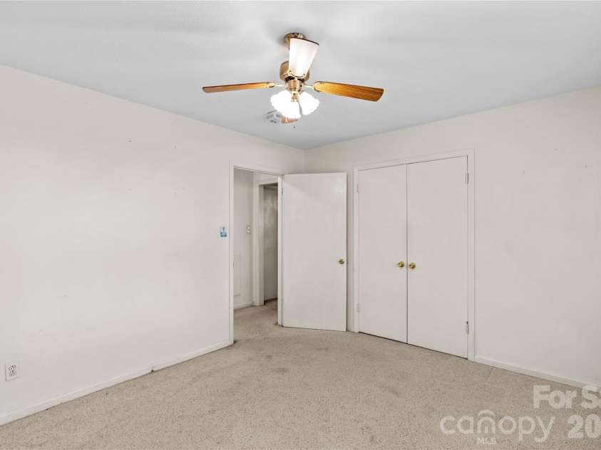 1059 Shearers Road, Mooresville, NC 28115.  MLS# CAR4385016, YatesRealty ID 41083. 