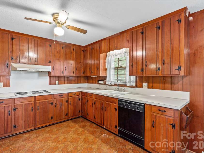 1059 Shearers Road, Mooresville, NC 28115.  MLS# CAR4385016, YatesRealty ID 41083. 