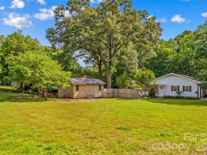 1059 Shearers Road, Mooresville, NC 28115.  MLS# CAR4385016, YatesRealty ID 41083. 