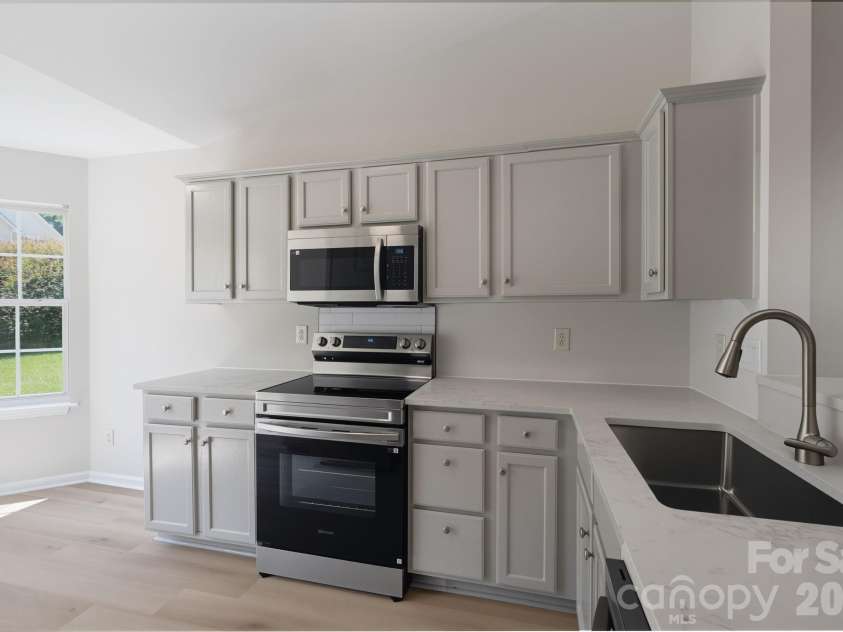 6408 Spanish Moss Lane, Charlotte, NC 28262.  MLS# CAR4402597, YatesRealty ID 41085. 
