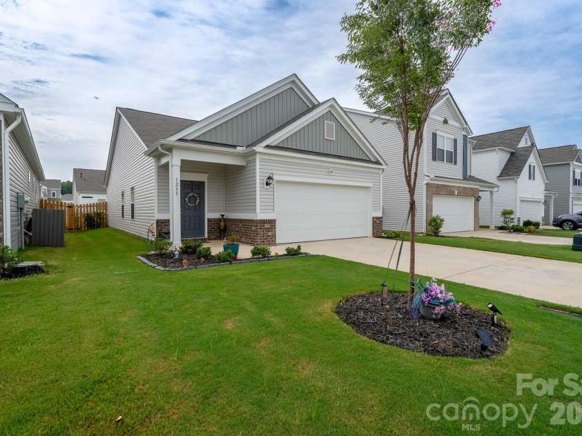 1255 Langston Lane, Salisbury, NC 28144.  MLS# CAR4410177, YatesRealty ID 41086. 