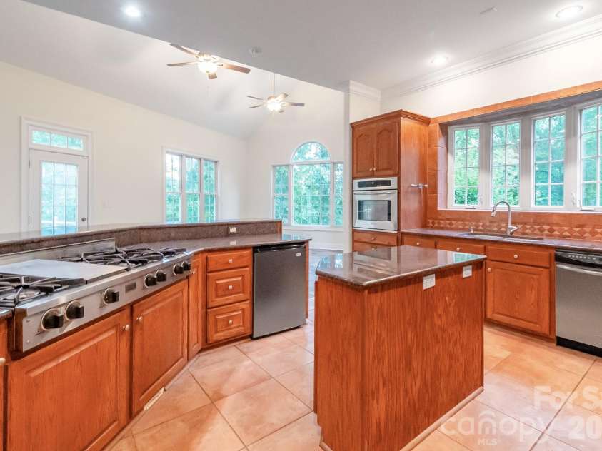 3248 The Knoll Lane, Lancaster, SC 29720.  MLS# CAR4407500, YatesRealty ID 41087. 