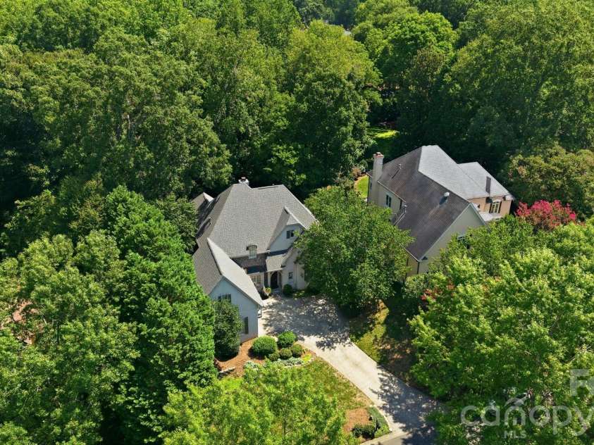 1817 Asbury Hall Court, Charlotte, NC 28209.  MLS# CAR4408359, YatesRealty ID 41089. Private backyard