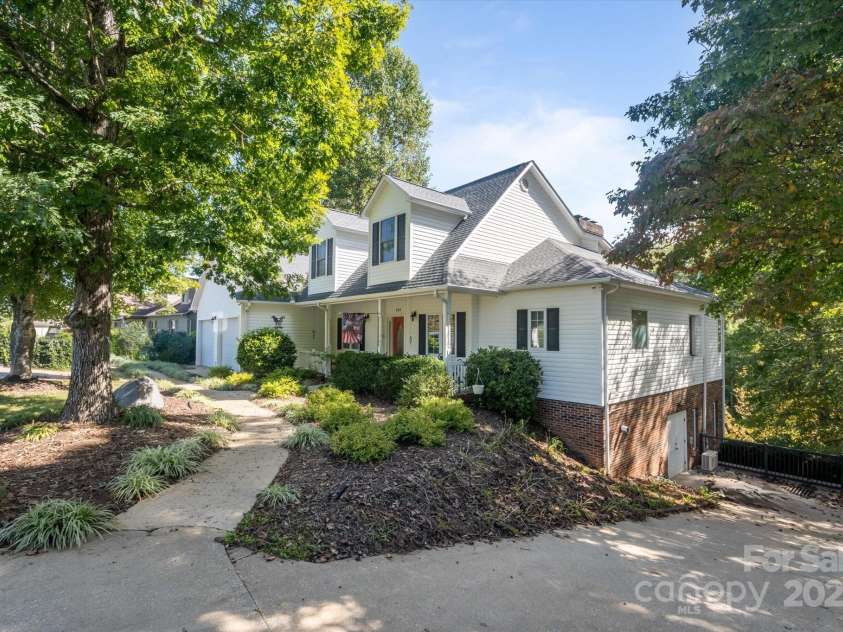 192 Lake Club Drive, Nebo, NC 28761.  MLS# CAR4308923, YatesRealty ID 4109. 