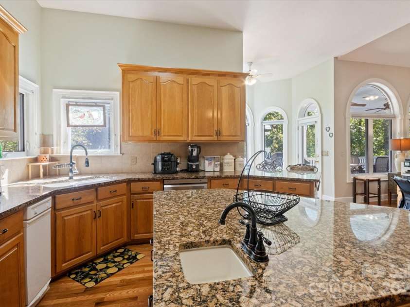 192 Lake Club Drive, Nebo, NC 28761.  MLS# CAR4308923, YatesRealty ID 4109. 