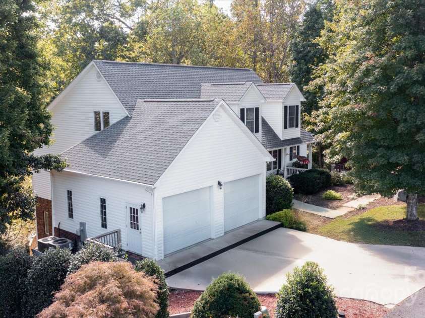 192 Lake Club Drive, Nebo, NC 28761.  MLS# CAR4308923, YatesRealty ID 4109. 