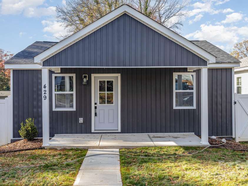 429 Dare Drive, Charlotte, NC 28206.  MLS# CAR4202944, YatesRealty ID 4109. 