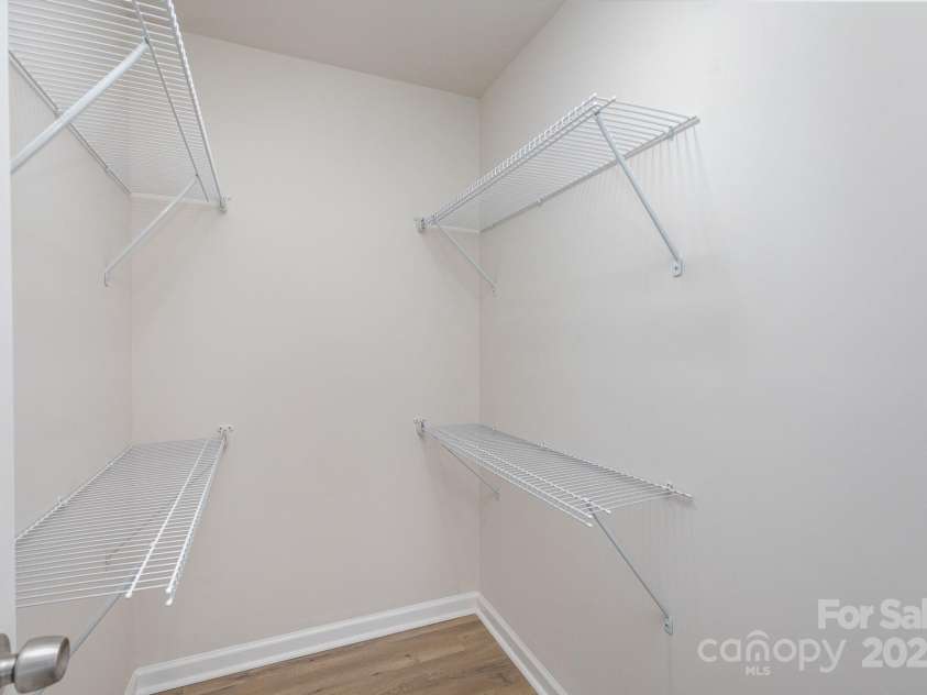 429 Dare Drive, Charlotte, NC 28206.  MLS# CAR4202944, YatesRealty ID 4109. 