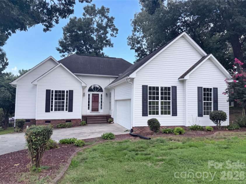 2160 Brantley Creek Drive, Kannapolis, NC 28083.  MLS# CAR4409885, YatesRealty ID 41092. 