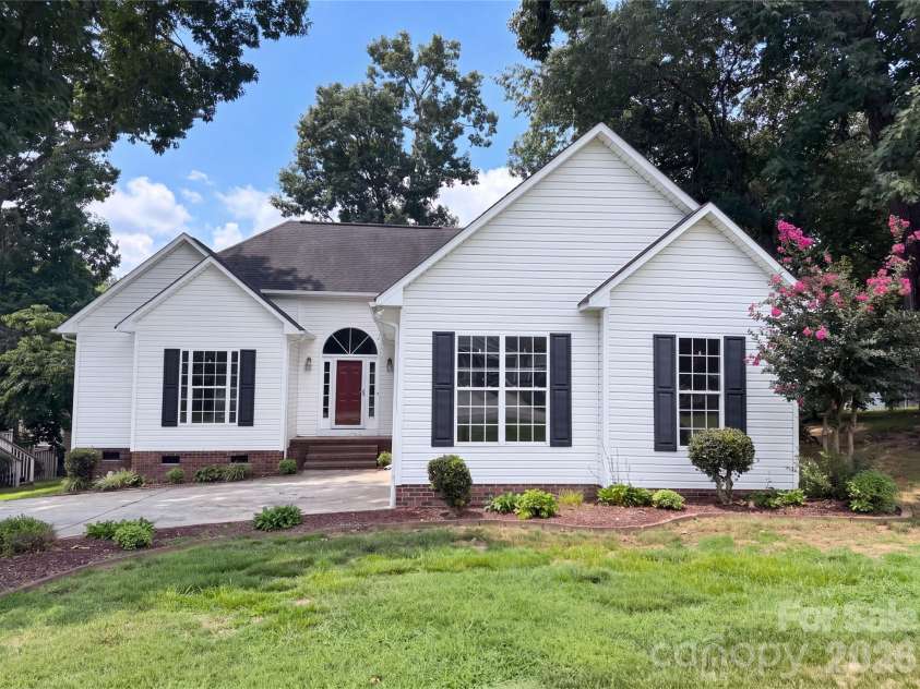 2160 Brantley Creek Drive, Kannapolis, NC 28083.  MLS# CAR4409885, YatesRealty ID 41092. 