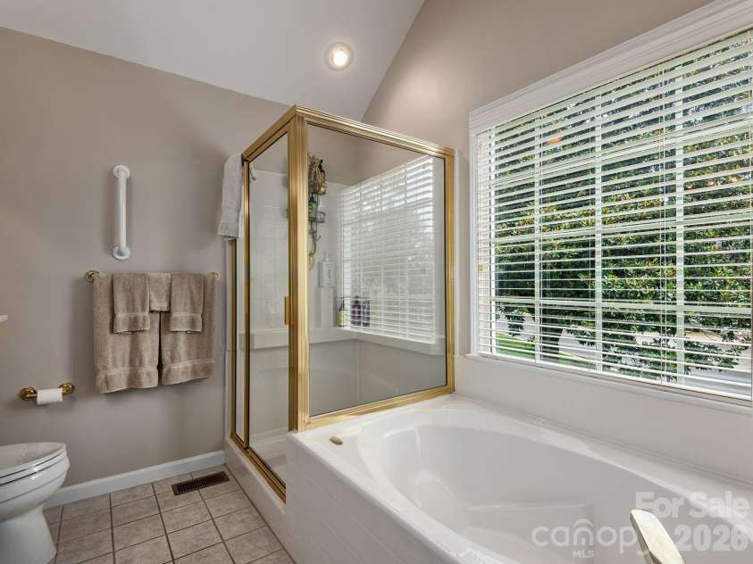 15 Winding Oak Drive, Arden, NC 28704.  MLS# CAR4405857, YatesRealty ID 41093. 