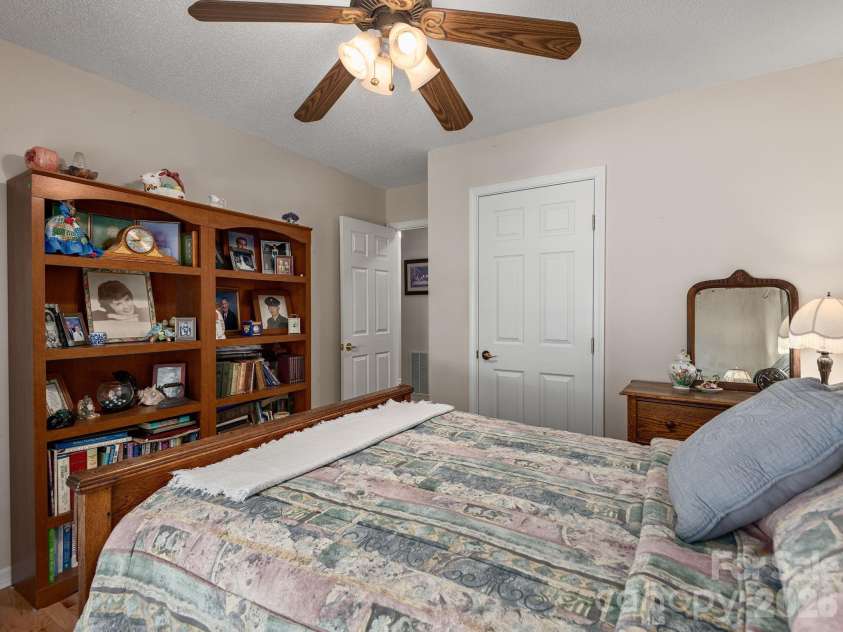 15 Winding Oak Drive, Arden, NC 28704.  MLS# CAR4405857, YatesRealty ID 41093. 
