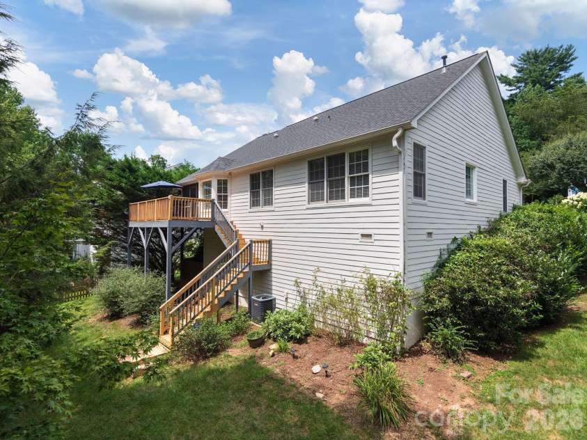 15 Winding Oak Drive, Arden, NC 28704.  MLS# CAR4405857, YatesRealty ID 41093. 