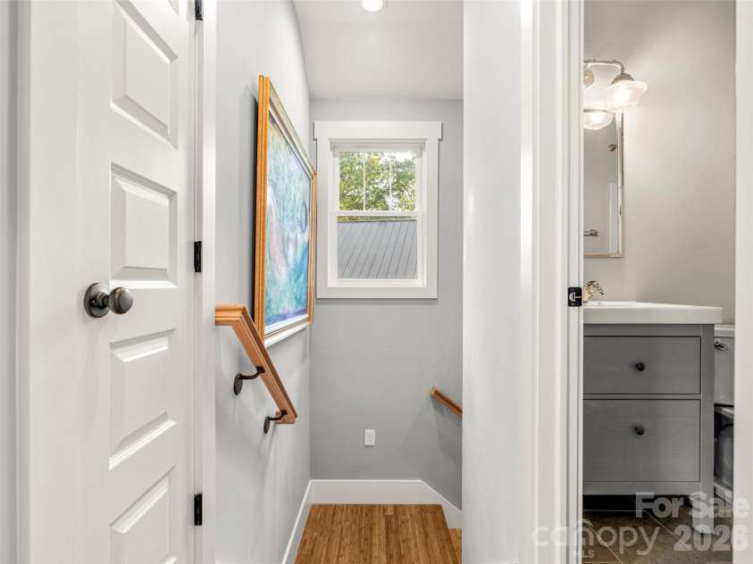 60 Mardell Circle, Asheville, NC 28806.  MLS# CAR4394403, YatesRealty ID 41095. 