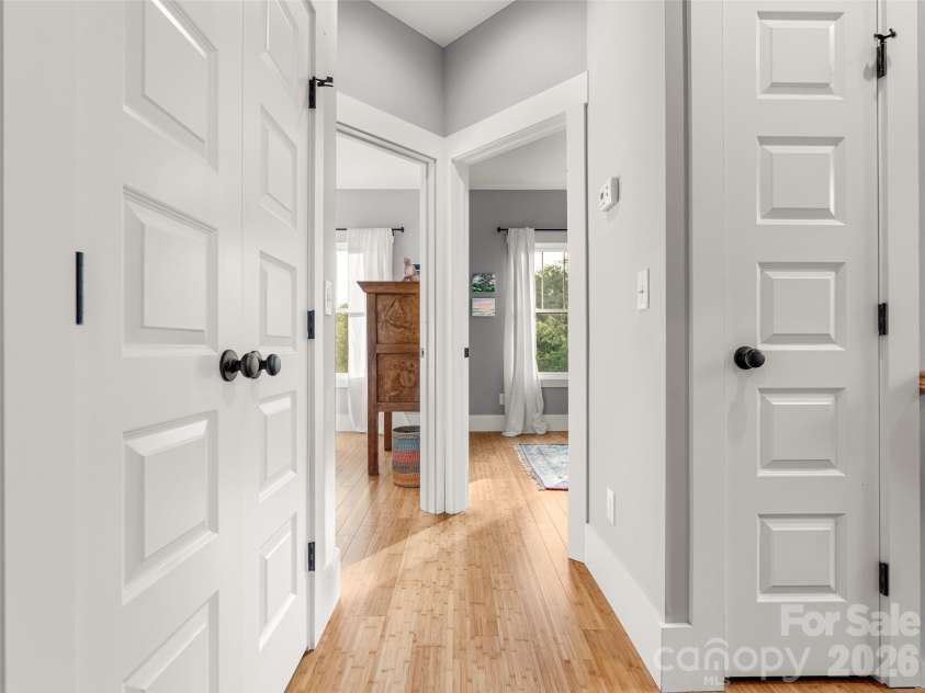 60 Mardell Circle, Asheville, NC 28806.  MLS# CAR4394403, YatesRealty ID 41095. 