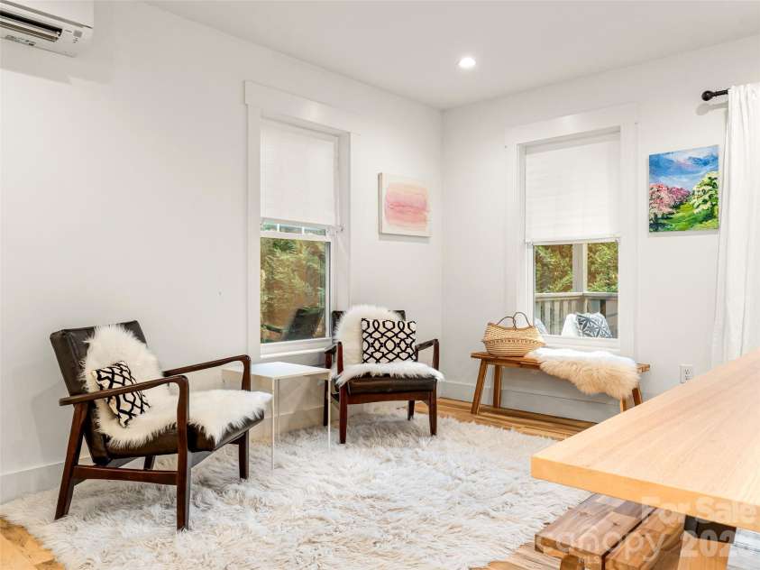 60 Mardell Circle, Asheville, NC 28806.  MLS# CAR4394403, YatesRealty ID 41095. Apartment sitting area.